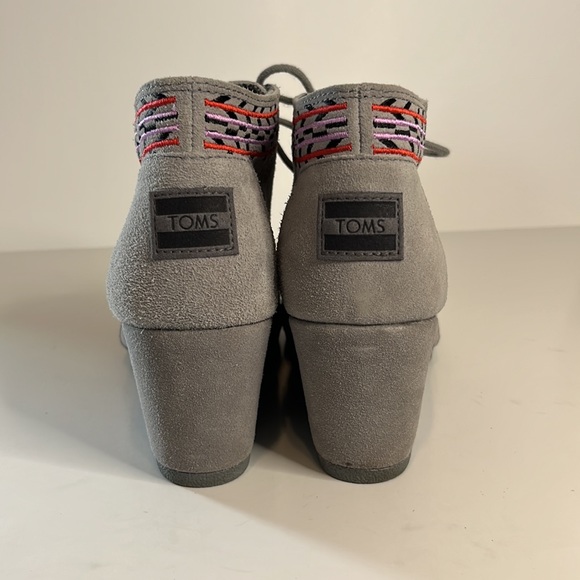 TOMS - Picture 5 of 9